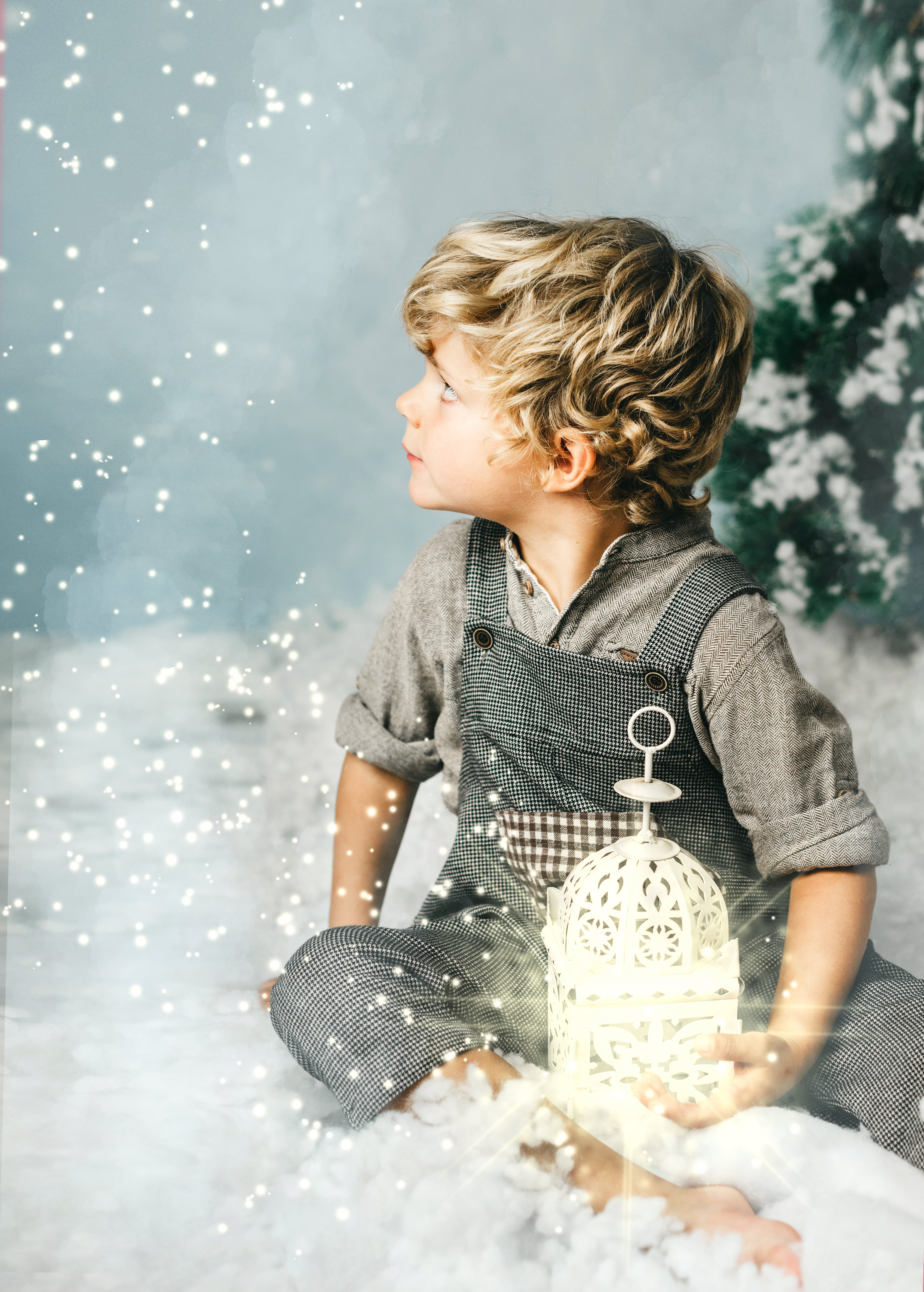 navidad-fotos-fotografia-Huesca-fotografo-sesion-navideña-niños-infantil-reno-nieve-bosque (12)