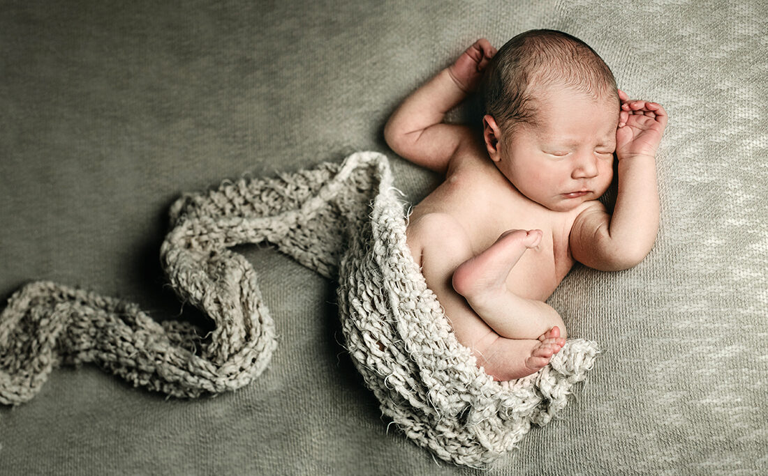 recien-nacido-newborn-estudio-fotografico-huesca-muerdelaespina-bebe