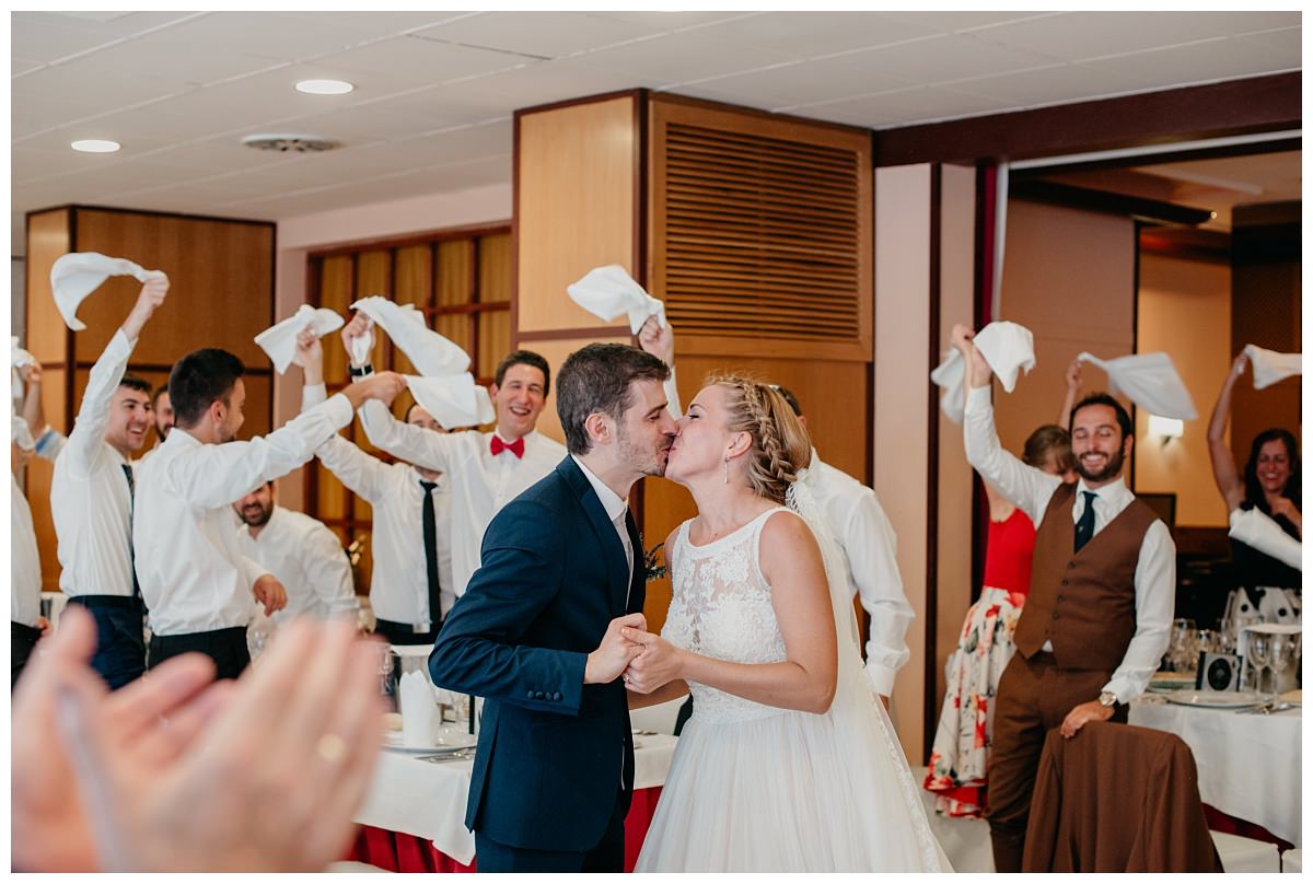 boda-catedral-jaca-huesca-muerdelaespina-fotografo-reportaje-boda-pirineo-hotel-oroel