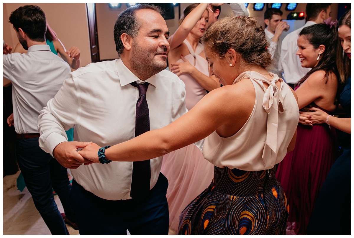 boda-catedral-jaca-huesca-muerdelaespina-fotografo-reportaje-boda-pirineo-hotel-oroel