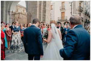 boda-catedral-jaca-huesca-muerdelaespina-fotografo-reportaje-boda-pirineo-hotel-oroel