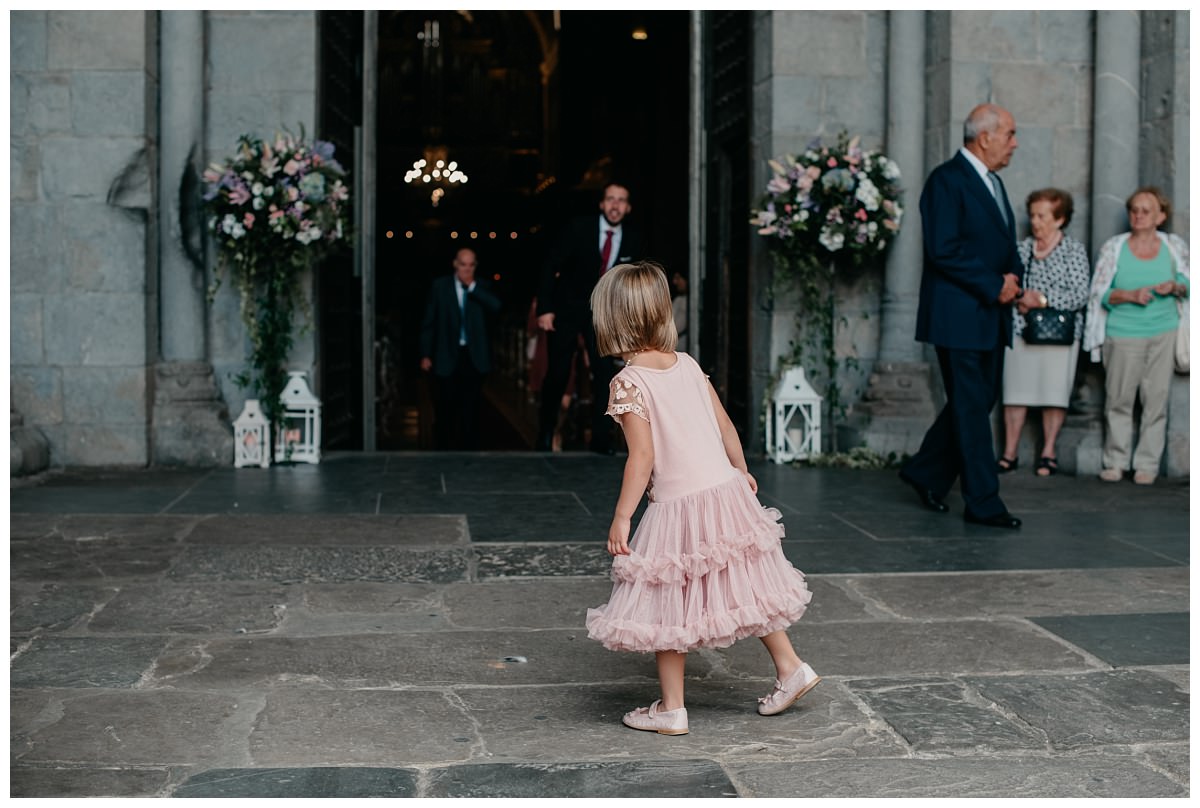 boda-catedral-jaca-huesca-muerdelaespina-fotografo-reportaje-boda-pirineo-hotel-oroel