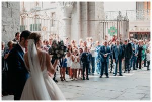 boda-catedral-jaca-huesca-muerdelaespina-fotografo-reportaje-boda-pirineo-hotel-oroel